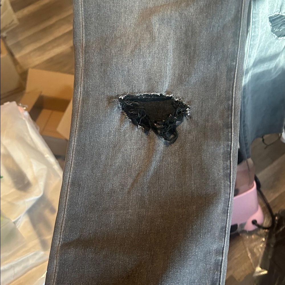 Express Black Straight Leg Distressed Jeans Size 8 - Picture 9 of 11